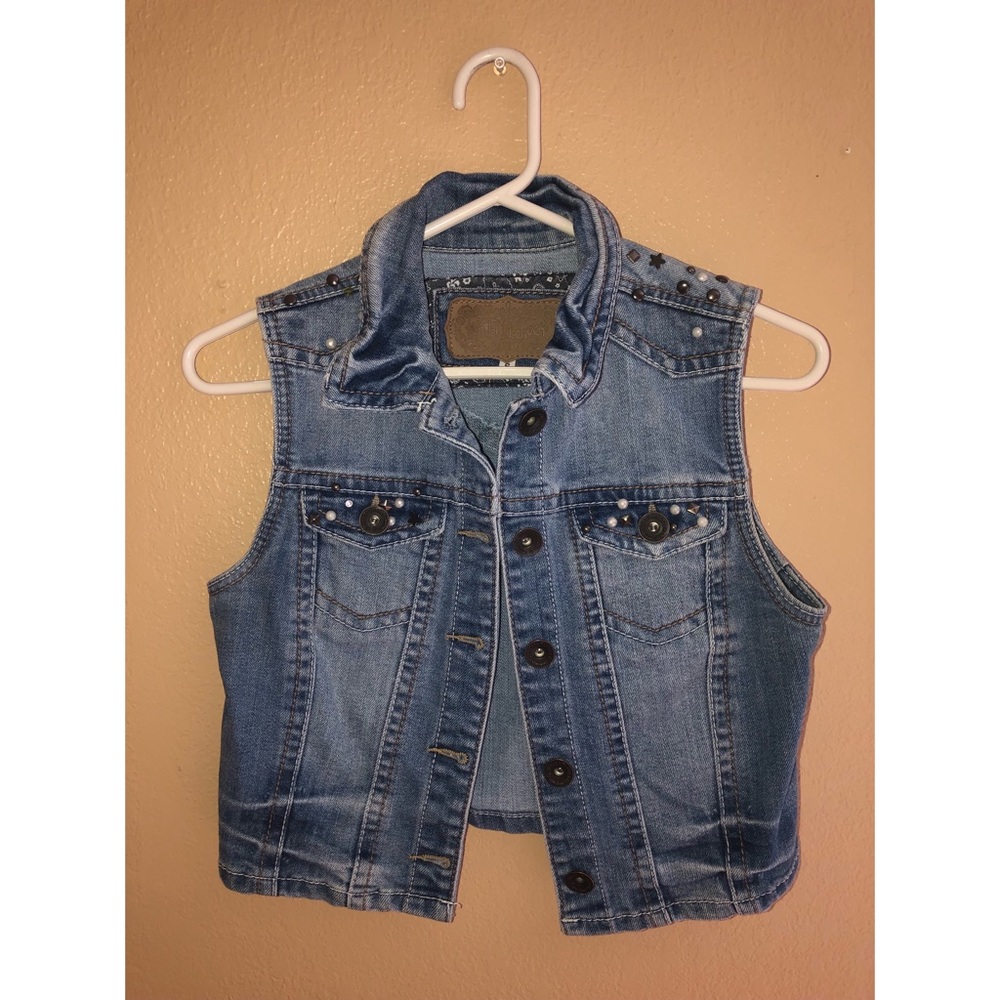 Sleeveless Jean Jacket